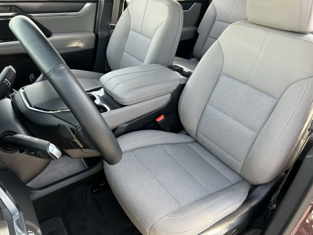 New 2025 GMC Acadia Elevation image 19