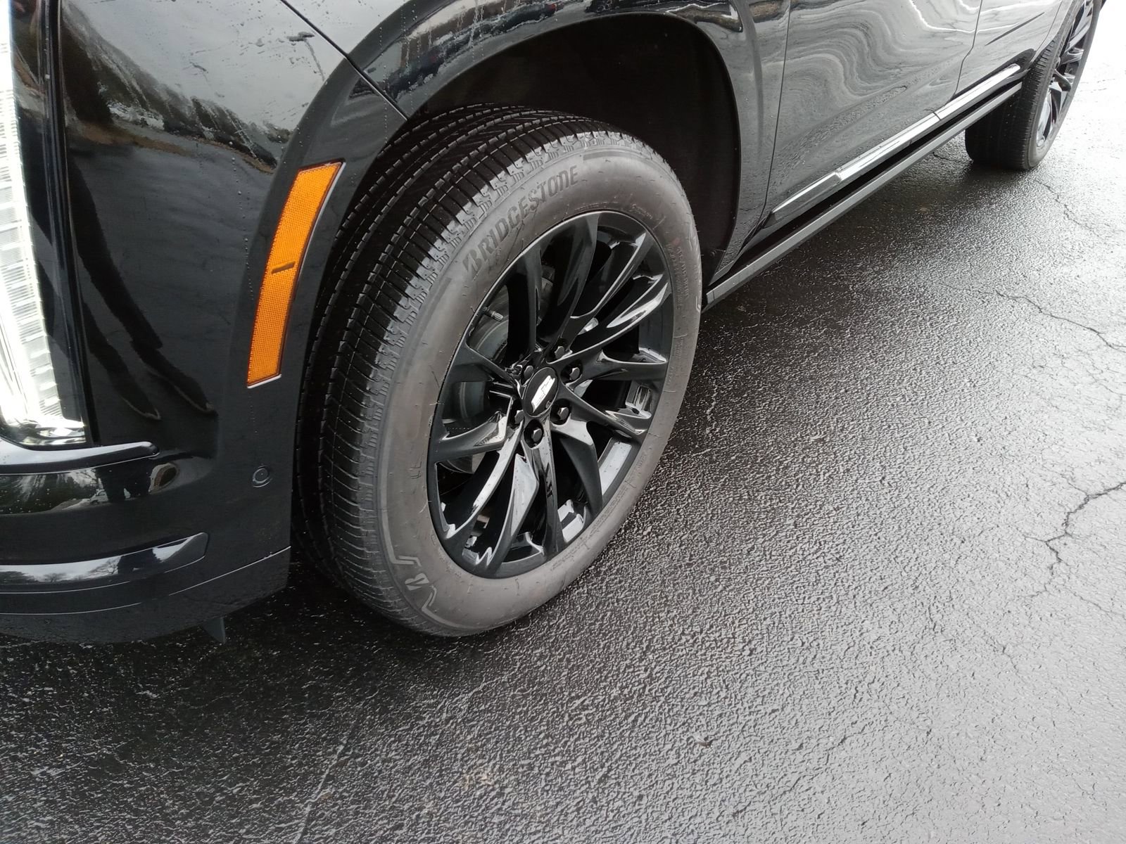 Certified 2026 Cadillac Escalade ESV Sport w/ LPO, ONYX Package image 7