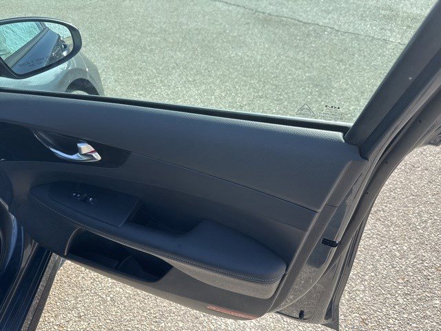 Used 2023 Kia Forte GT-Line image 17