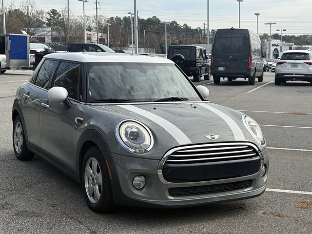 Used 2016 MINI Cooper 4-Door Hardtop video 3