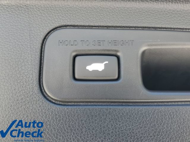 Used 2025 Honda Pilot Black Edition image 11