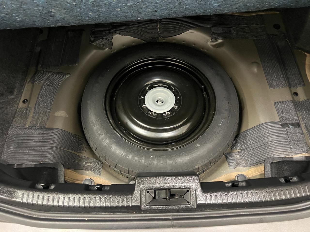 Used 2012 Lincoln MKZ FWD image 56