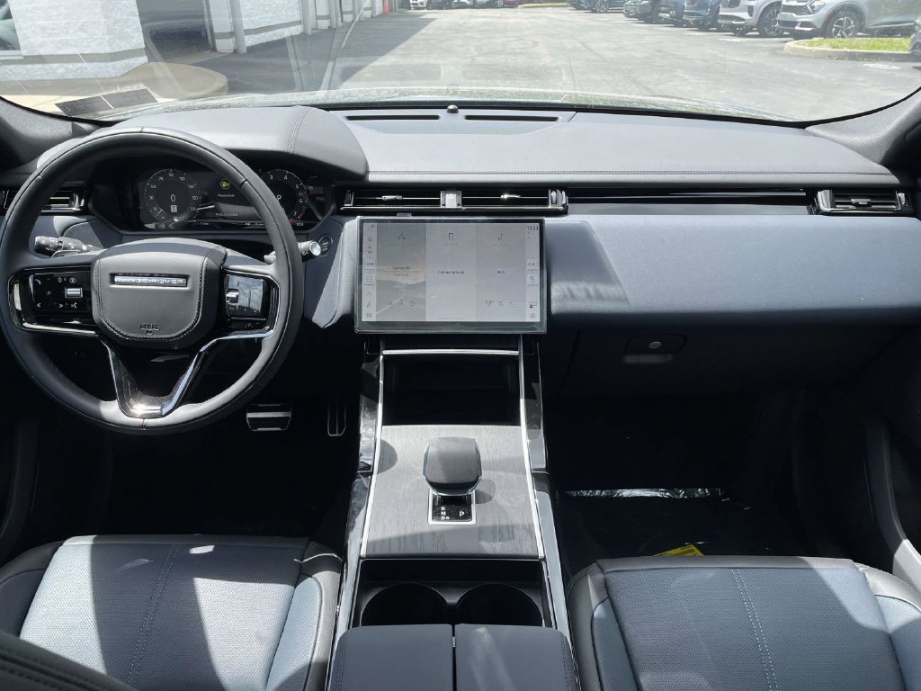 New 2026 Land Rover Range Rover Velar Dynamic SE AWD/4WD image 23