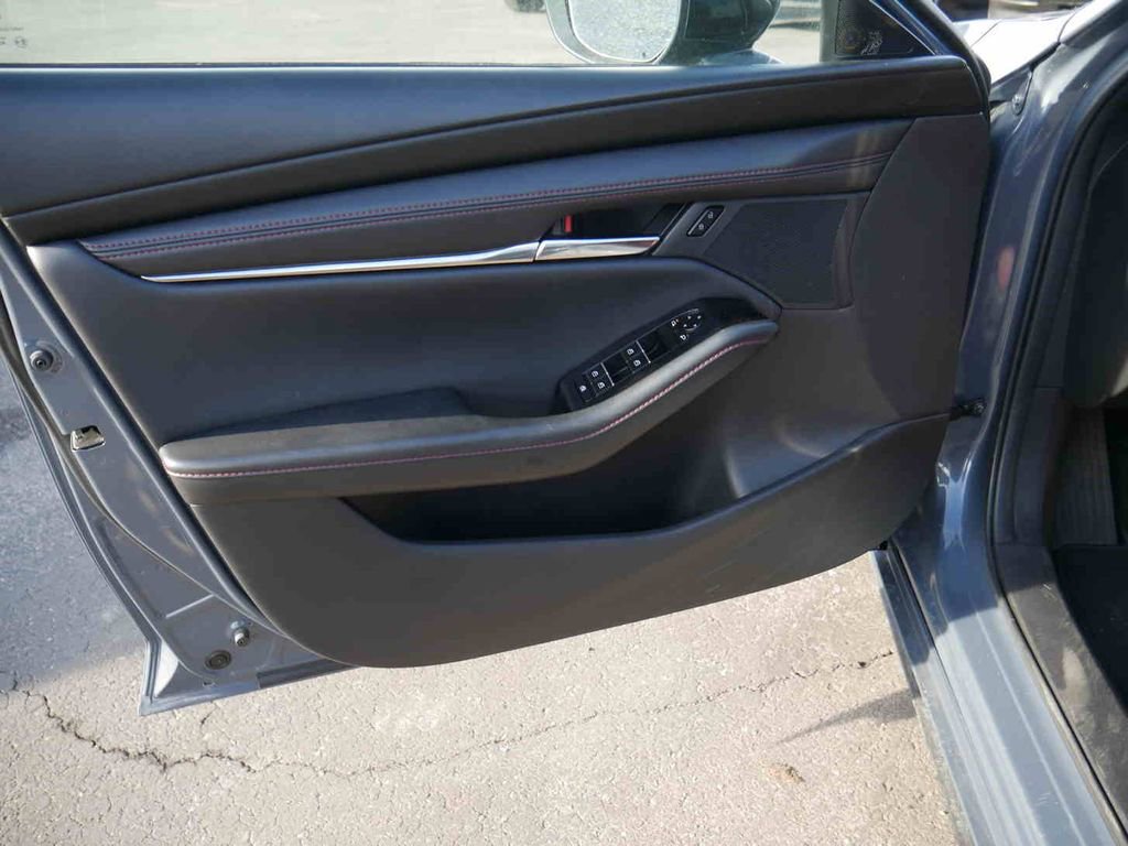 Used 2024 MAZDA MAZDA3 s image 21