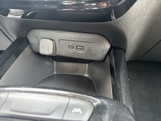 Used 2025 Chevrolet Trax LT w/ LT Convenience Package image 26