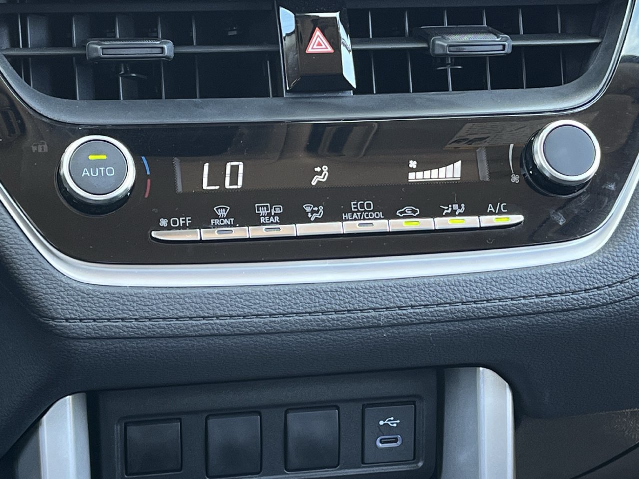 Used 2025 Toyota Corolla Cross LE FWD image 18