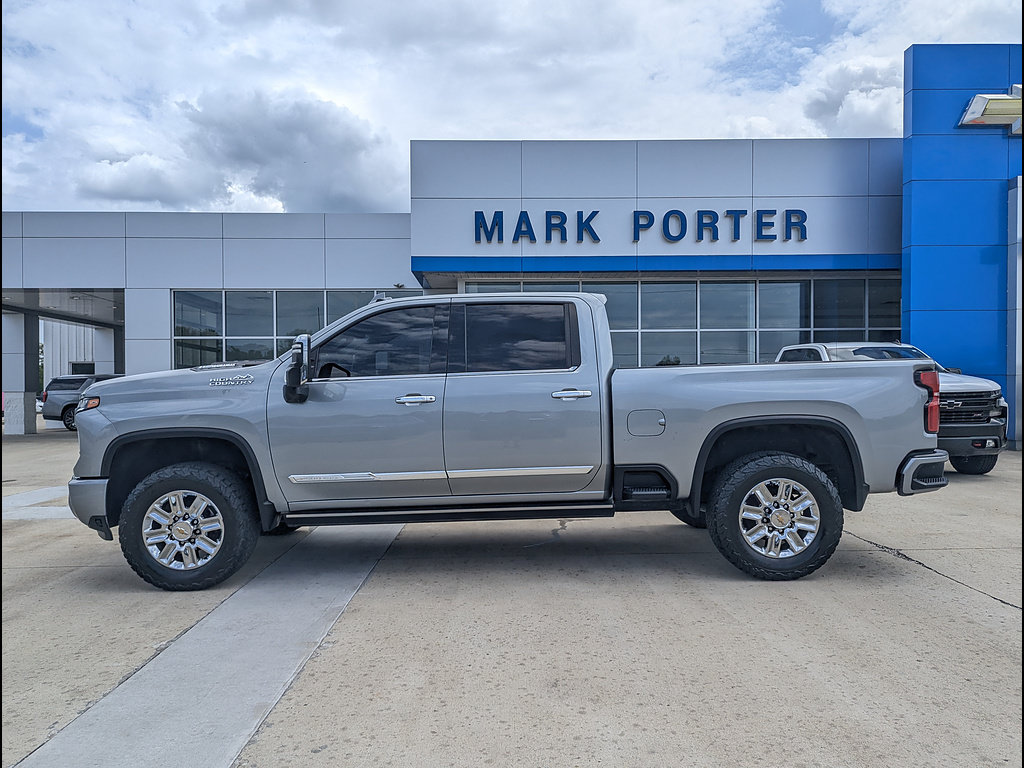 Used 2024 Chevrolet Silverado 2500 High Country w/ High Country Premium Package AWD/4WD image 10