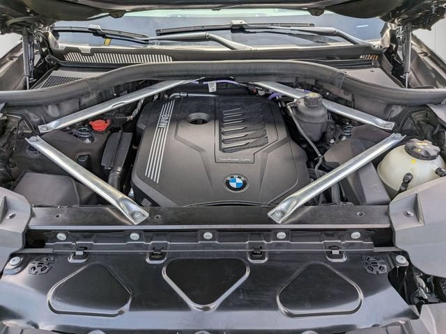 Used 2022 BMW X7 xDrive40i w/ Executive Package AWD/4WD image 33