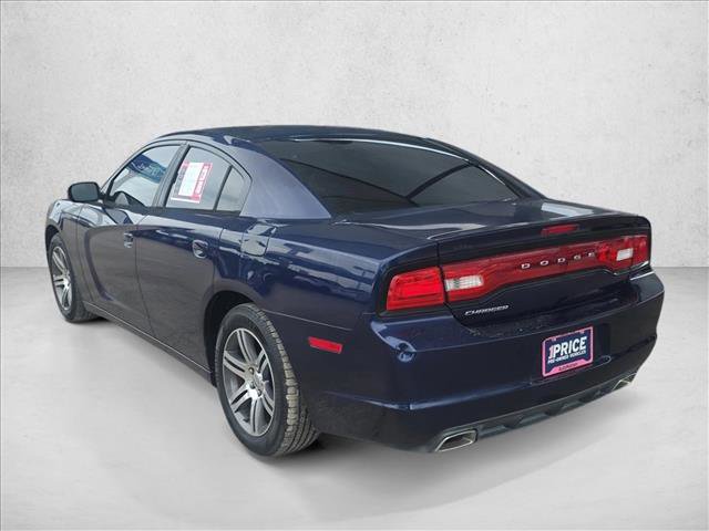Used 2014 Dodge Charger SE RWD image 3