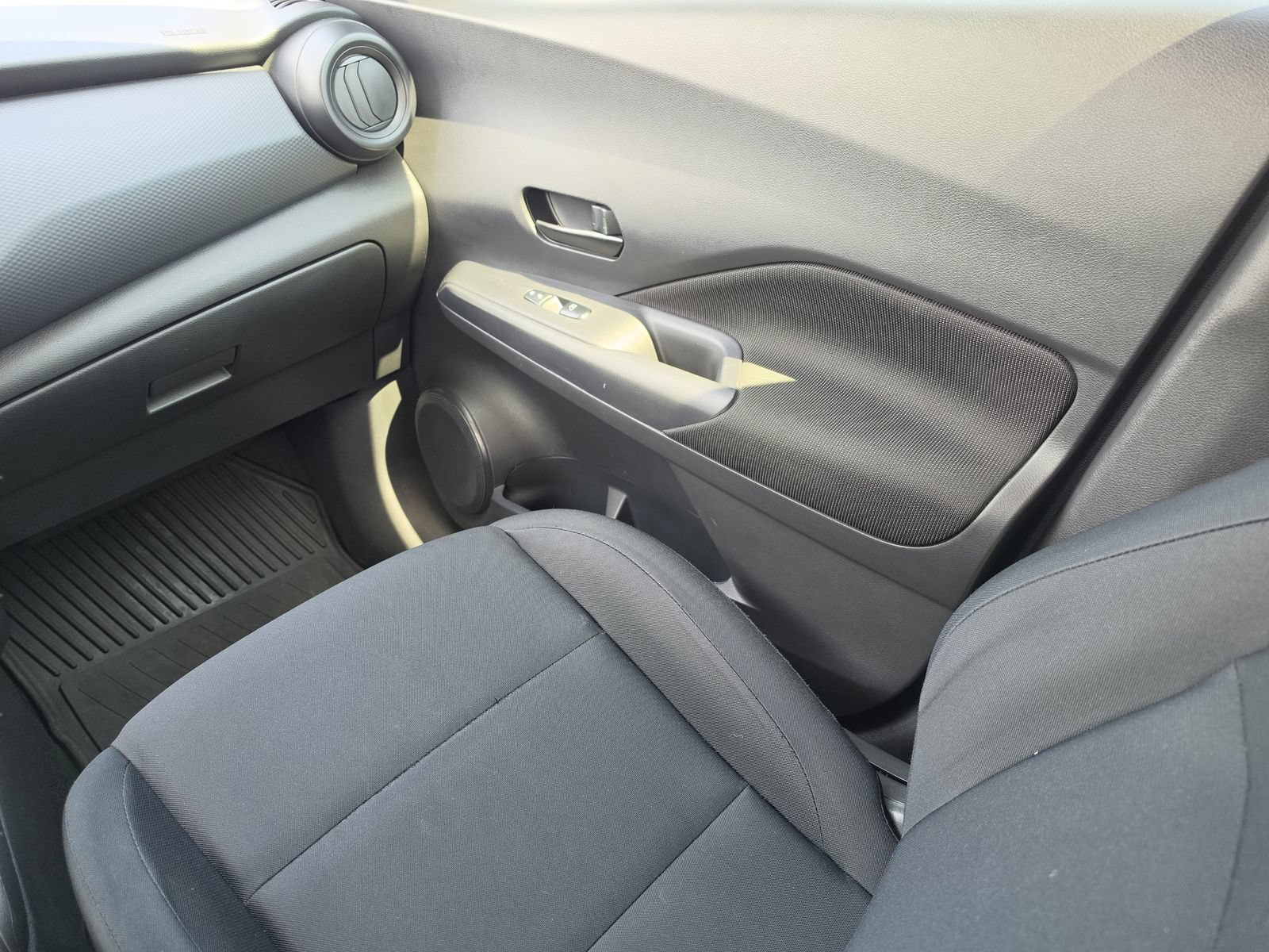 Used 2023 Nissan Kicks S FWD image 20