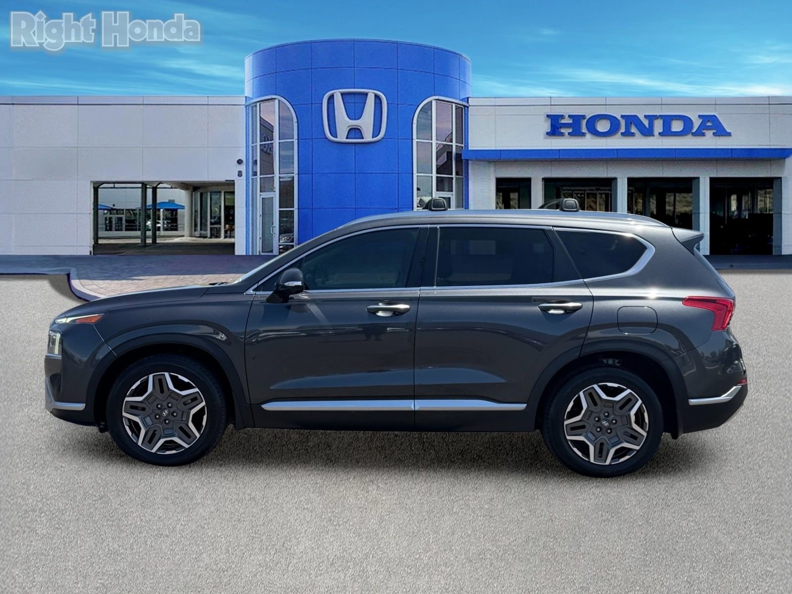 Used 2022 Hyundai Santa Fe Limited w/ Cargo Package FWD image 3