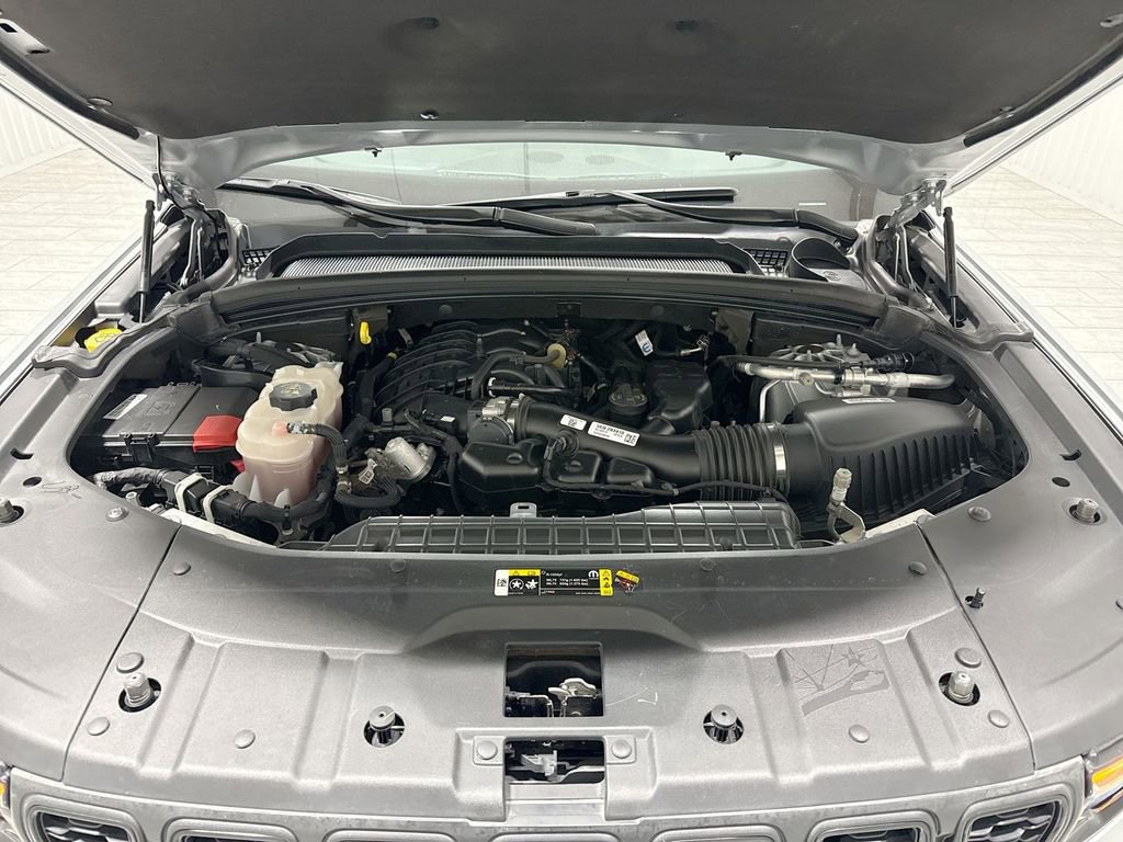 Used 2024 Jeep Grand Cherokee Altitude AWD/4WD image 31