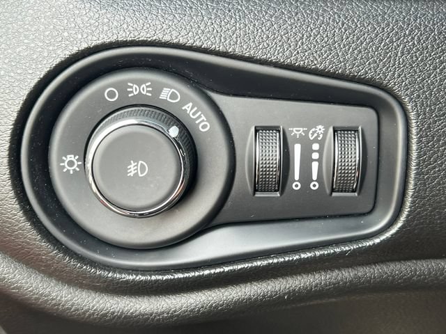 Used 2022 Jeep Renegade Trailhawk AWD/4WD image 17