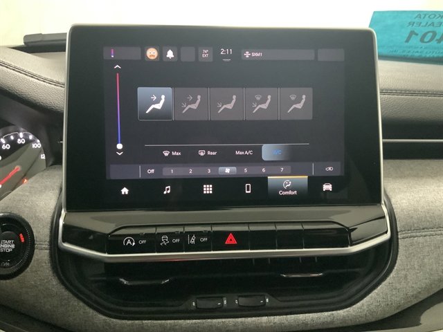 Used 2023 Jeep Compass Latitude image 28