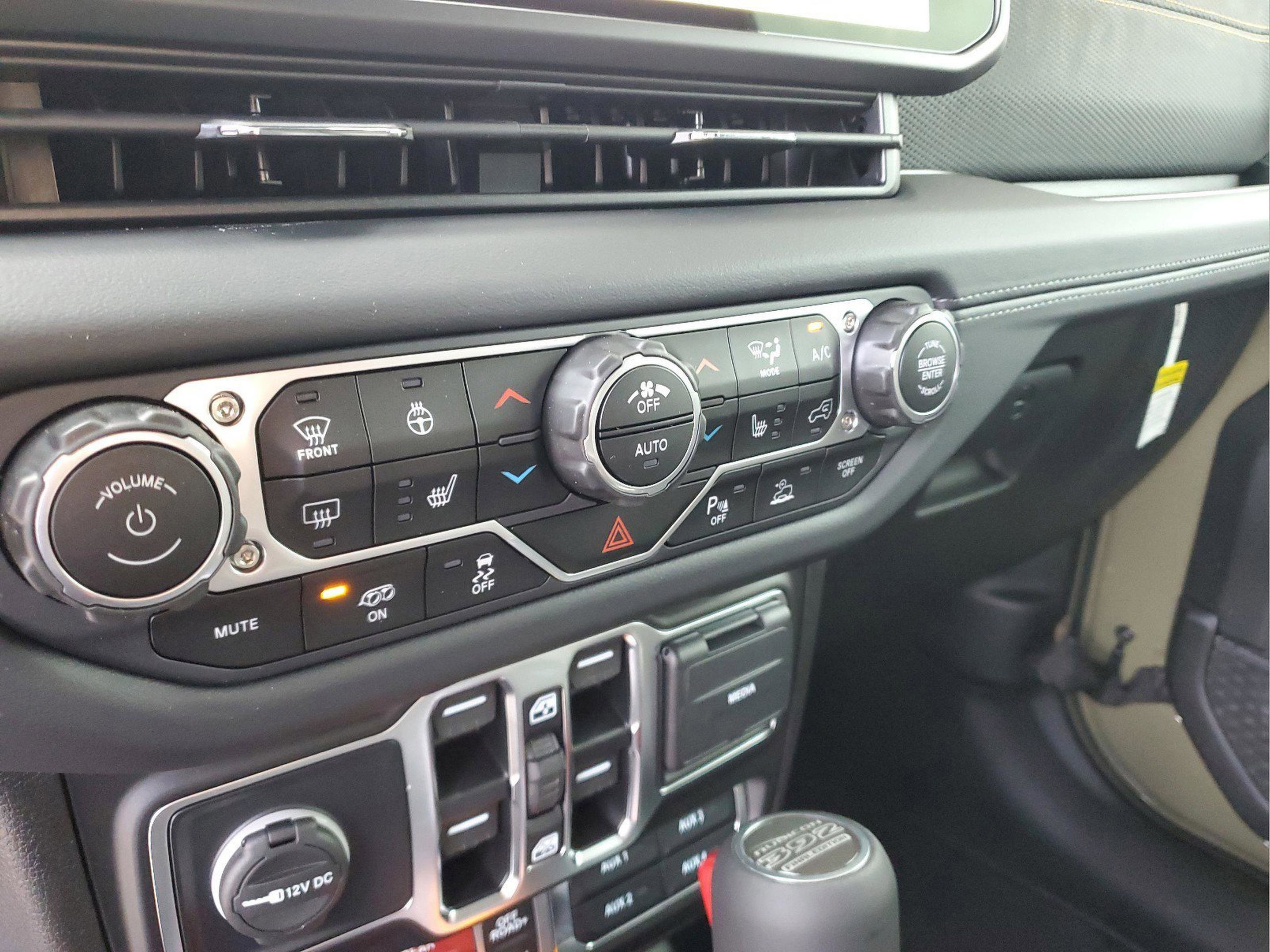 New 2025 Jeep Wrangler Unlimited Rubicon 392 image 16