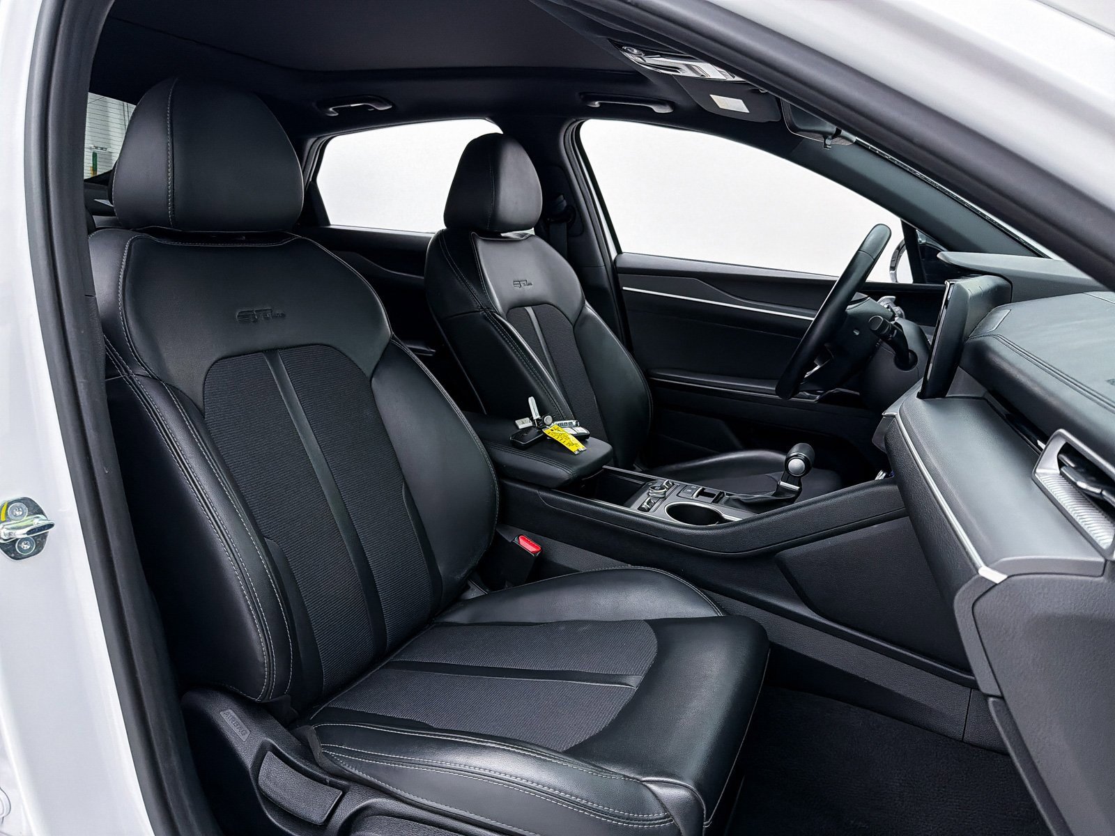 Used 2024 Kia K5 GT-Line image 32