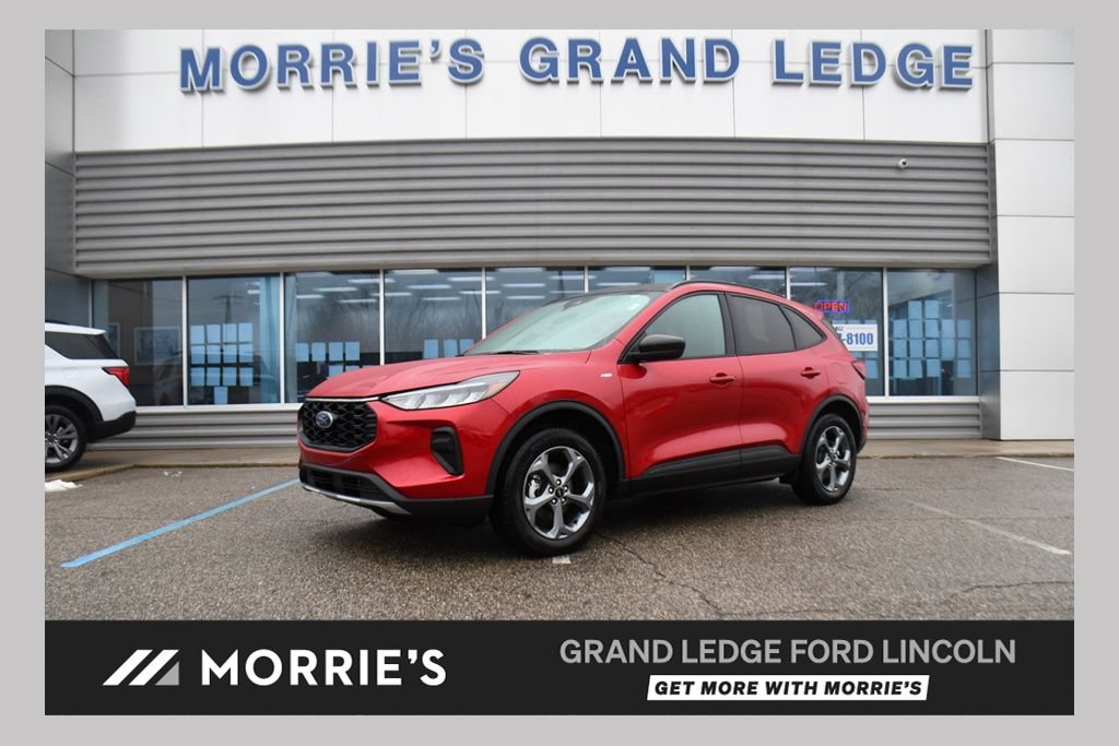 Used 2025 Ford Escape ST-Line w/ Tech Pack #1 AWD/4WD image 1