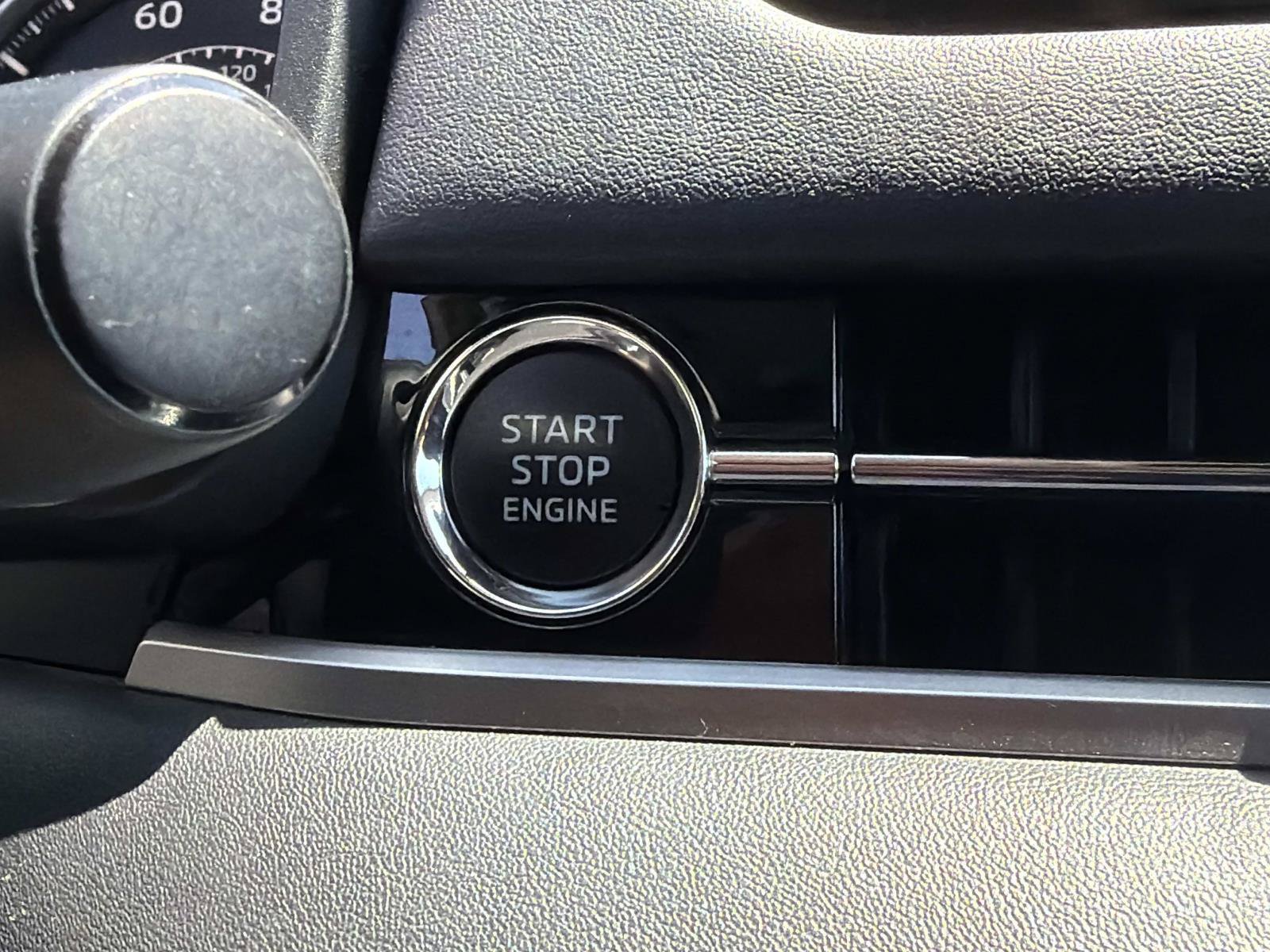 Used 2025 Mitsubishi Outlander SE FWD image 28