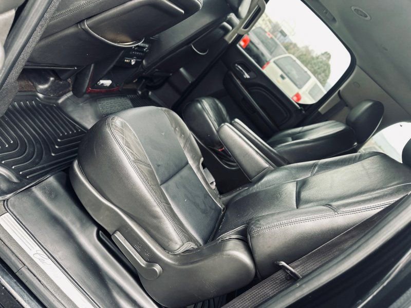 Used 2013 Cadillac Escalade ESV Luxury image 18
