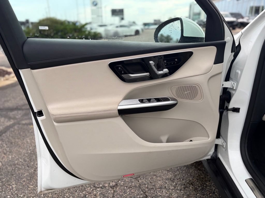 Used 2025 Mercedes-Benz GLC 300 4MATIC image 18