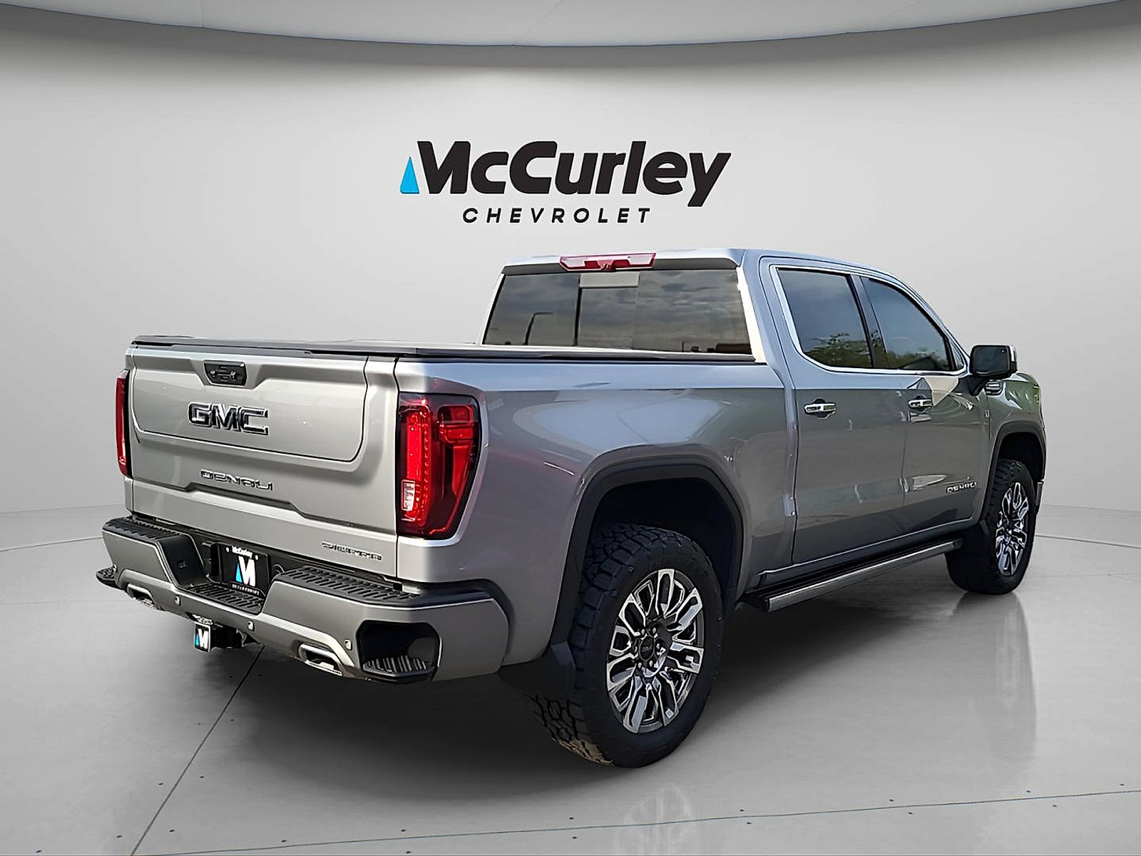 Used 2024 GMC Sierra 1500 Denali Ultimate AWD/4WD image 7