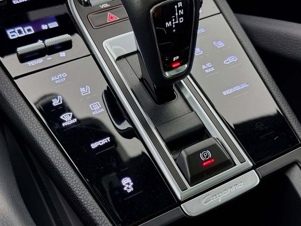 Certified 2023 Porsche Cayenne Platinum Edition AWD/4WD image 24