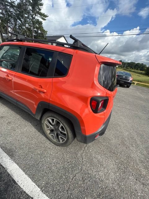 Used 2016 Jeep Renegade Latitude FWD image 40