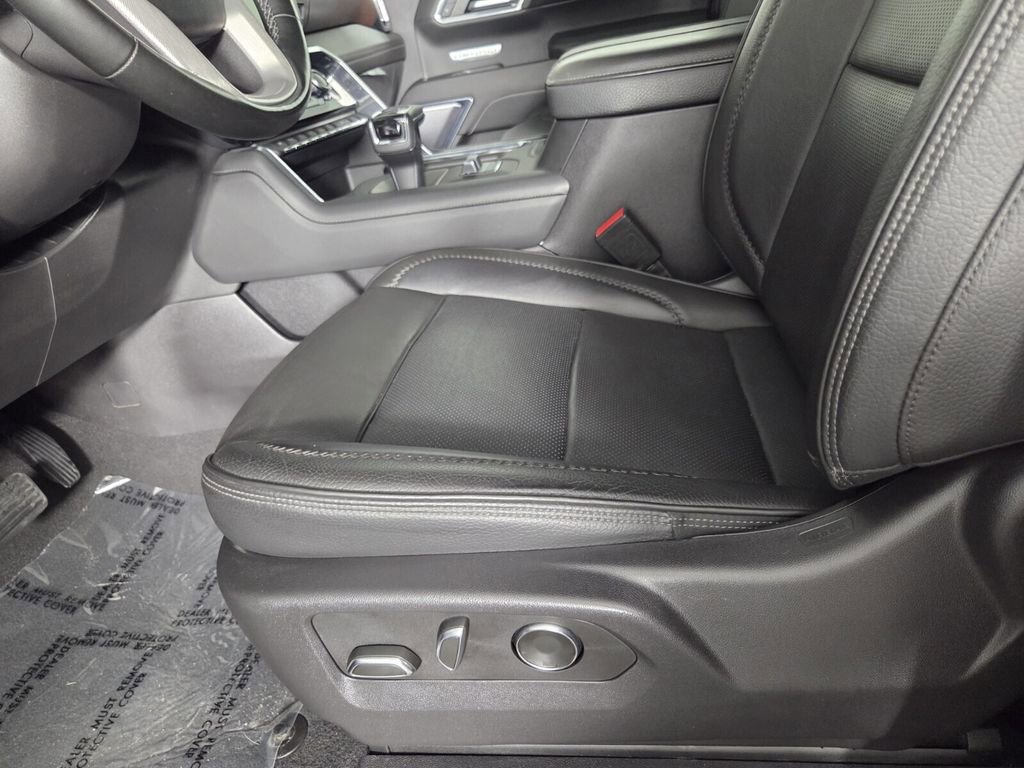 Used 2024 GMC Sierra 1500 Denali w/ Technology Package RWD image 12
