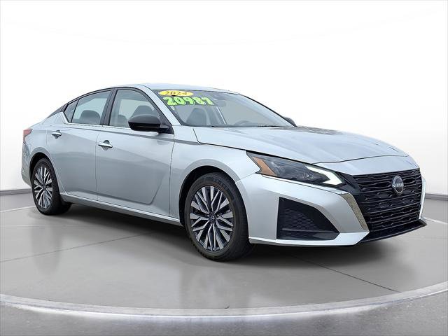 Used 2024 Nissan Altima 2.5 SV FWD image 1