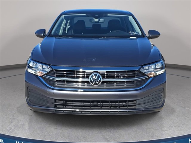 Used 2022 Volkswagen Jetta SE image 3