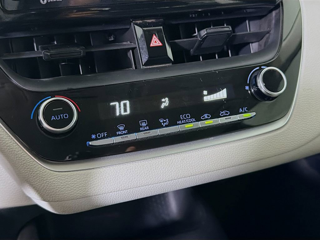 Used 2022 Toyota Corolla LE image 19