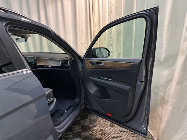 New 2026 Volkswagen Atlas SE image 36