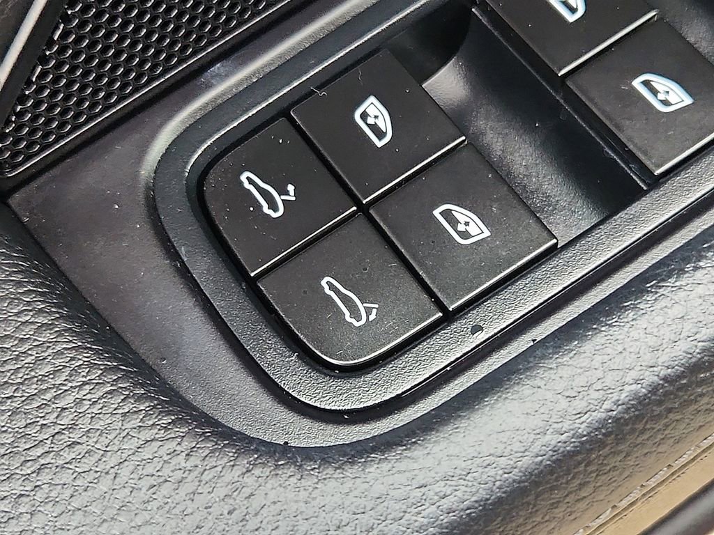 Used 2022 Porsche Panamera image 25