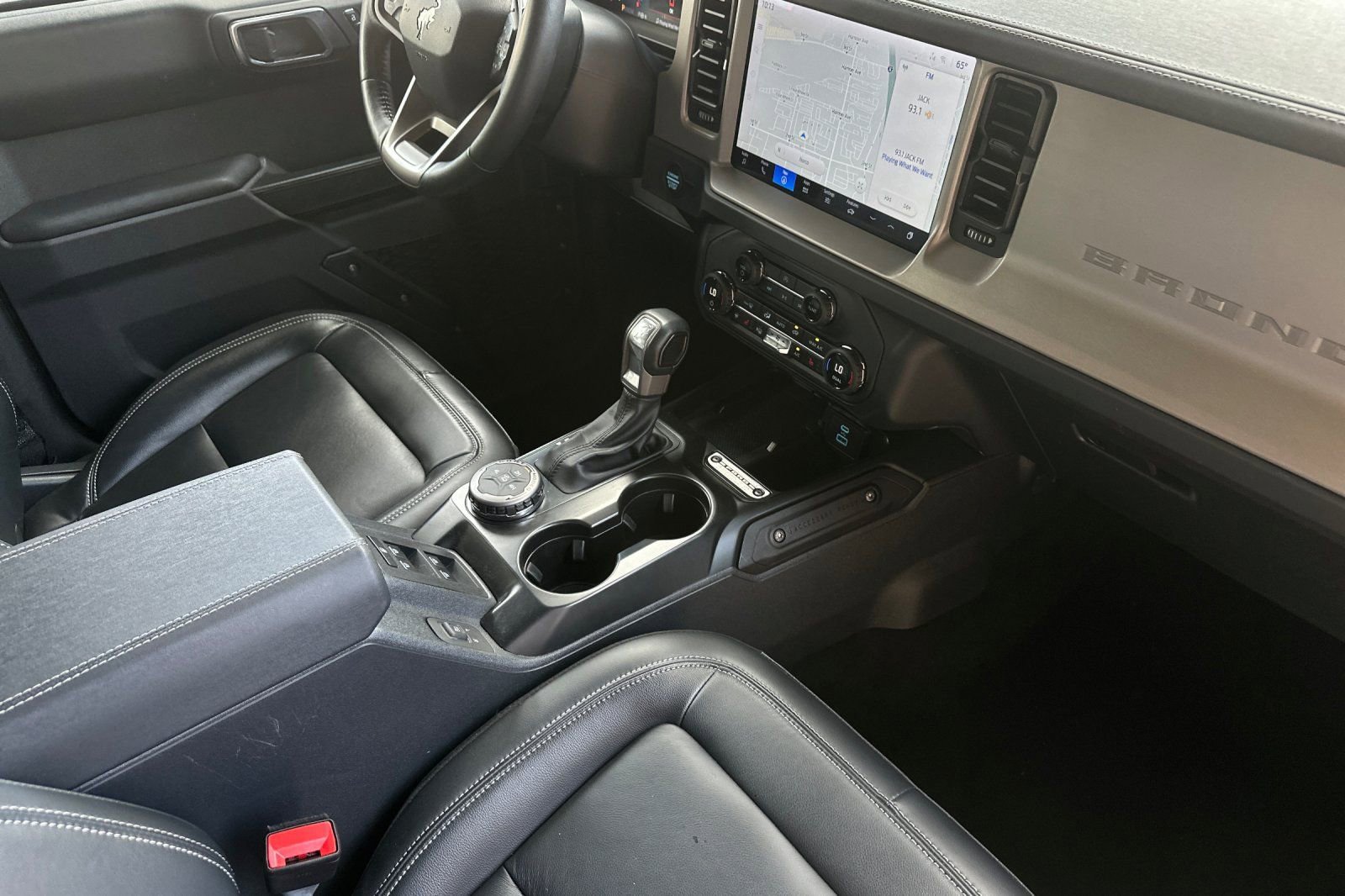 Used 2025 Ford Bronco Outer Banks image 16