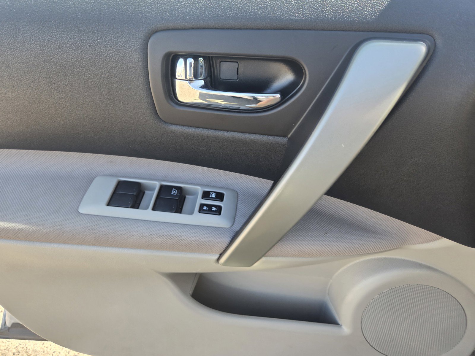 Used 2013 Nissan Rogue SV w/ Premium Pkg AWD/4WD image 14