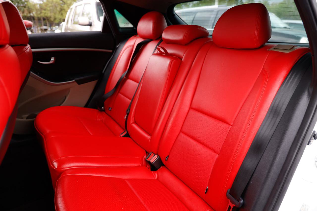 Used 2013 Hyundai Elantra GT w/ Style Pkg image 8