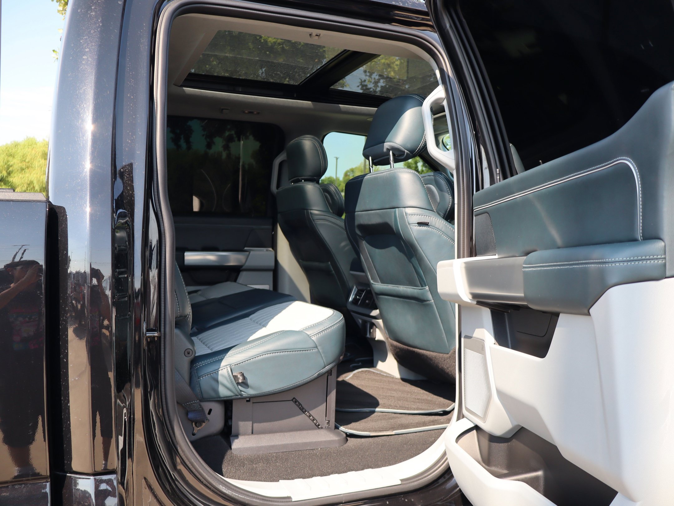 Used 2024 Ford F250 Limited w/ FX4 Off-Road Package AWD/4WD image 30