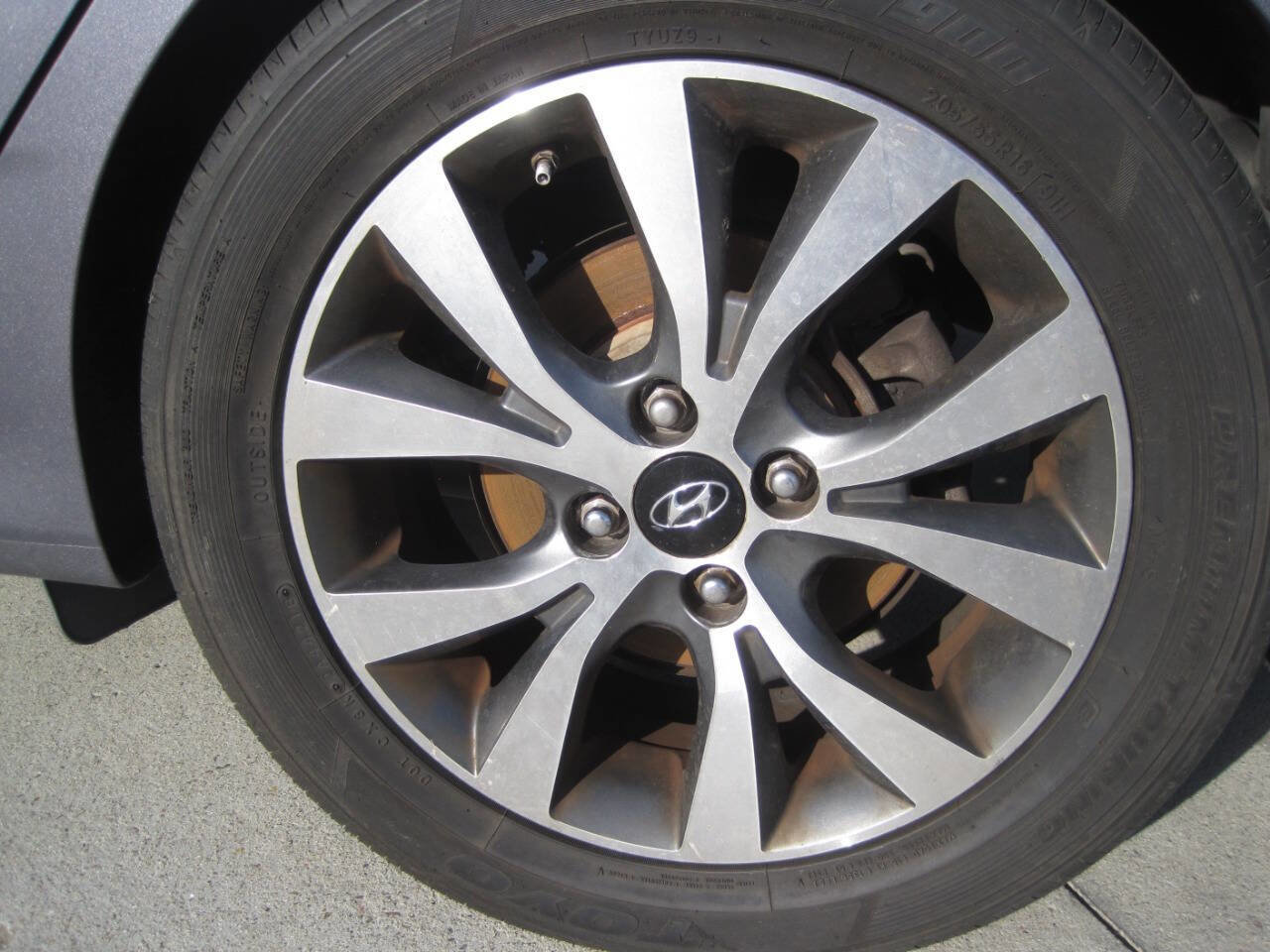 Used 2017 Hyundai Accent Value Edition image 32