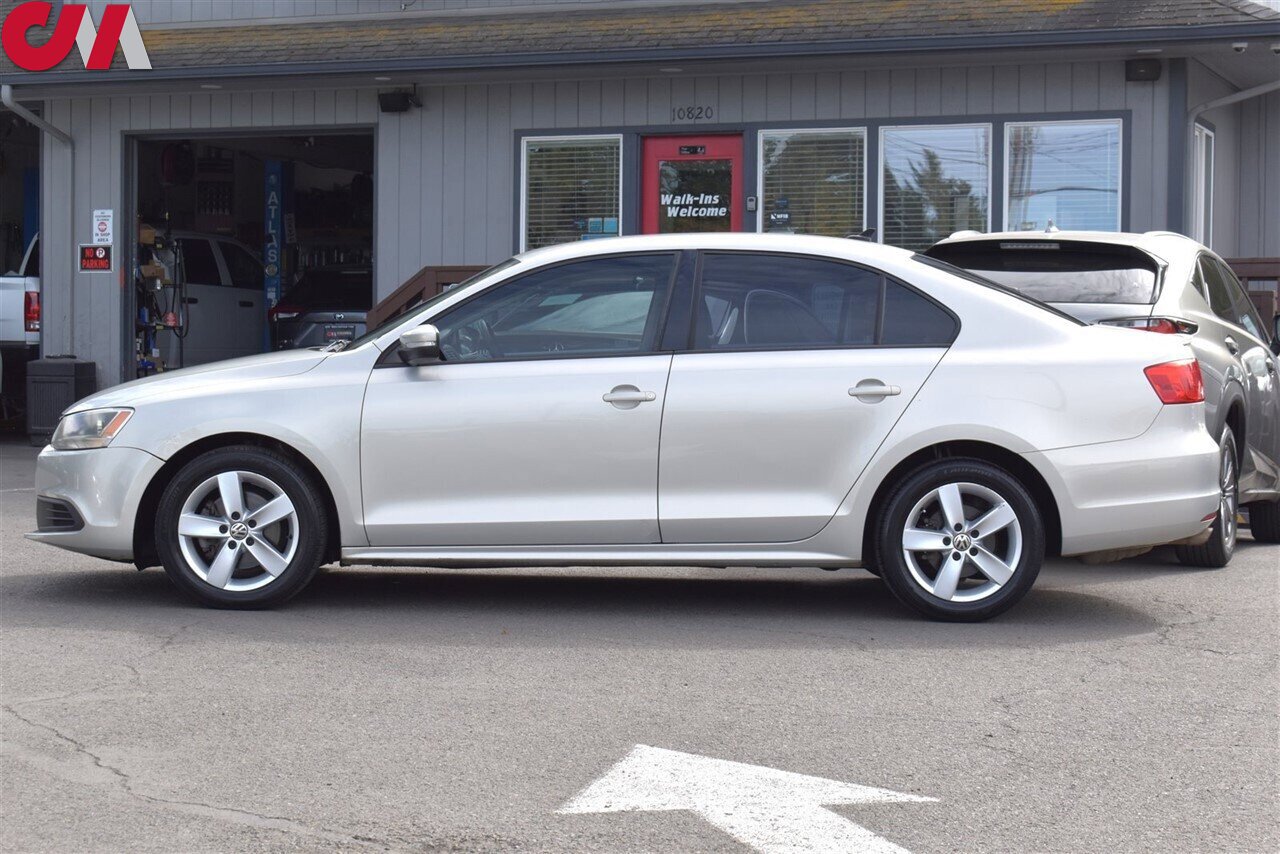 Used 2012 Volkswagen Jetta TDI w/ TDI Appearance Pkg image 9