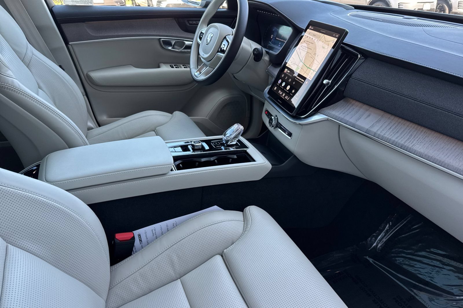 Certified 2026 Volvo XC90 T8 Ultra w/ Protection Package Premier AWD/4WD image 17