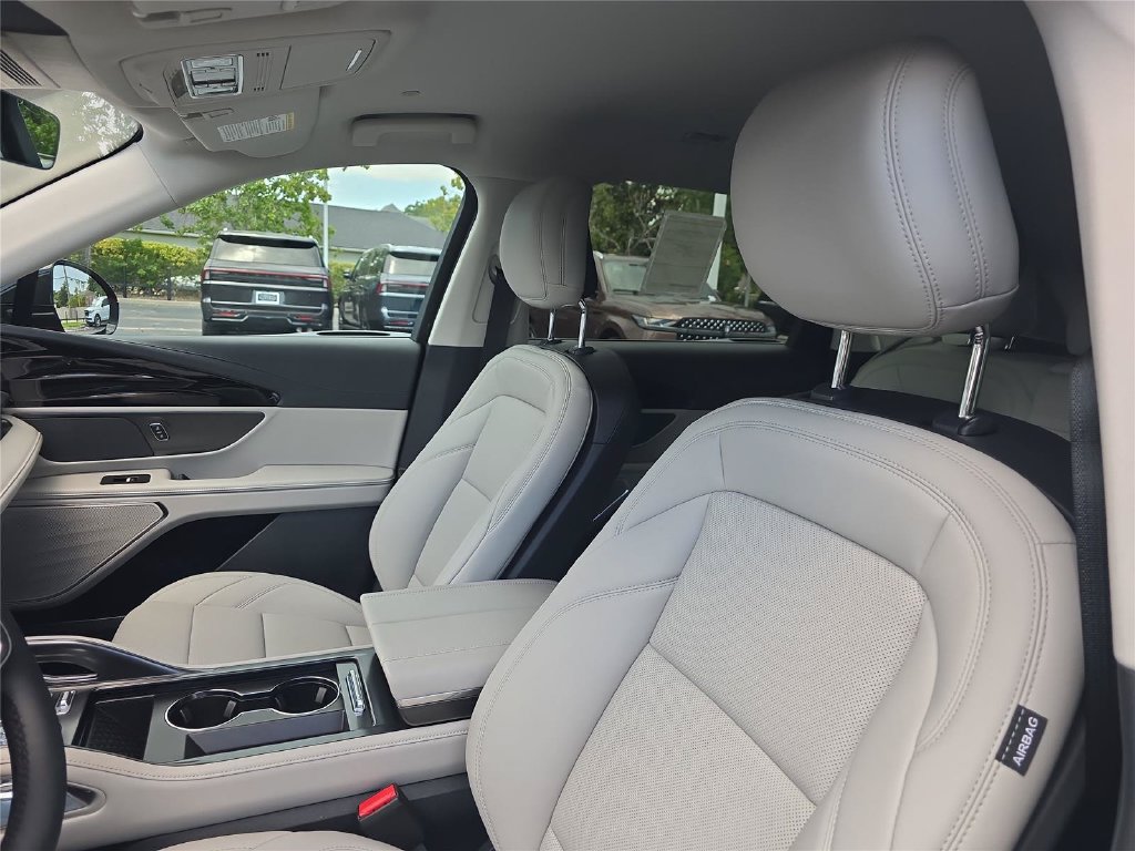New 2026 Lincoln Nautilus Premier AWD/4WD image 16