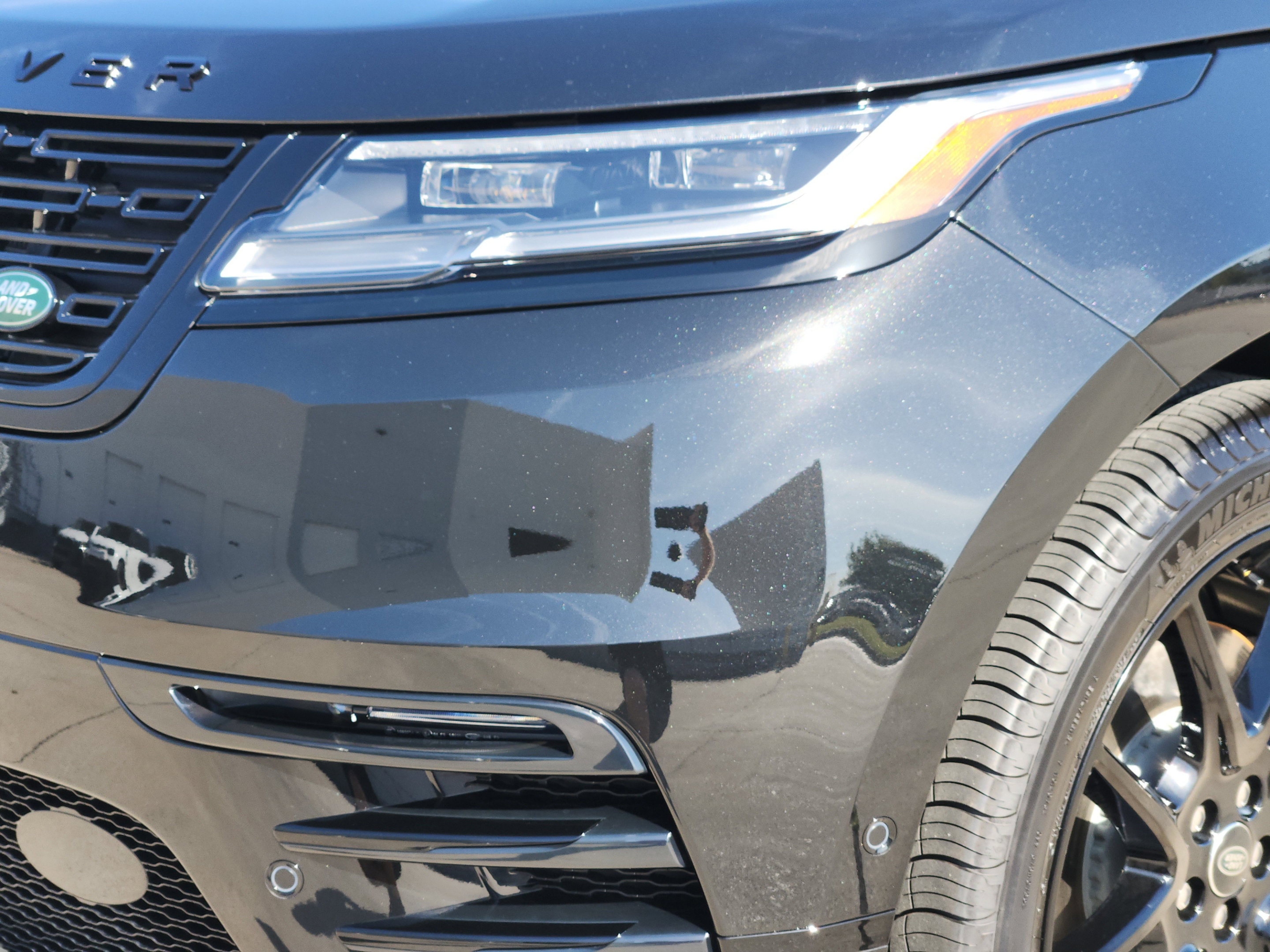 New 2026 Land Rover Range Rover Velar Belgravia AWD/4WD image 32