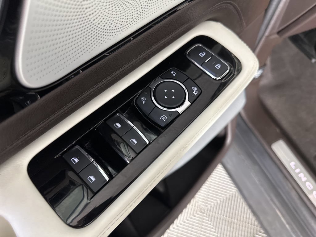 Used 2024 Lincoln Aviator Black Label w/ Dynamic Handling Package AWD/4WD image 8