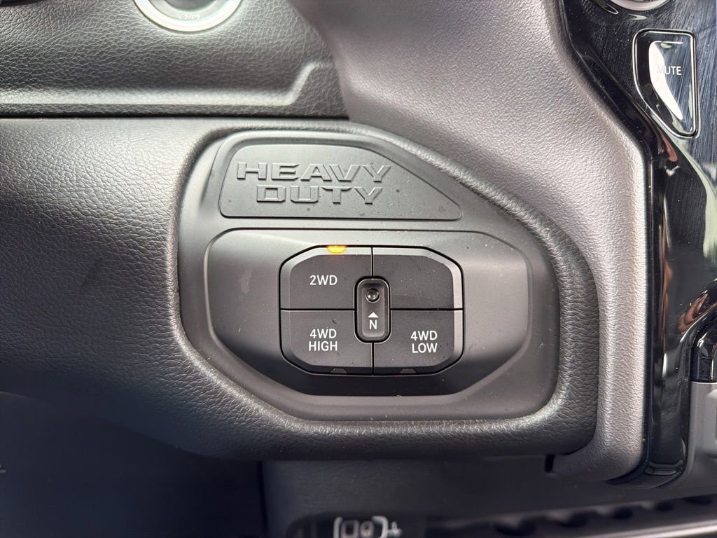 Used 2025 RAM 2500 Big Horn AWD/4WD image 13