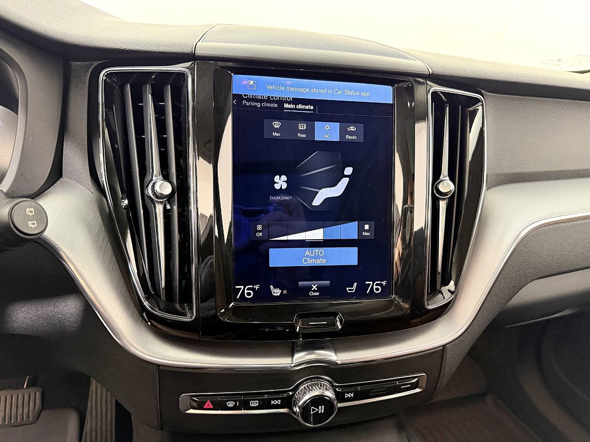 Used 2018 Volvo XC60 T5 Momentum w/ Convenience Package image 29