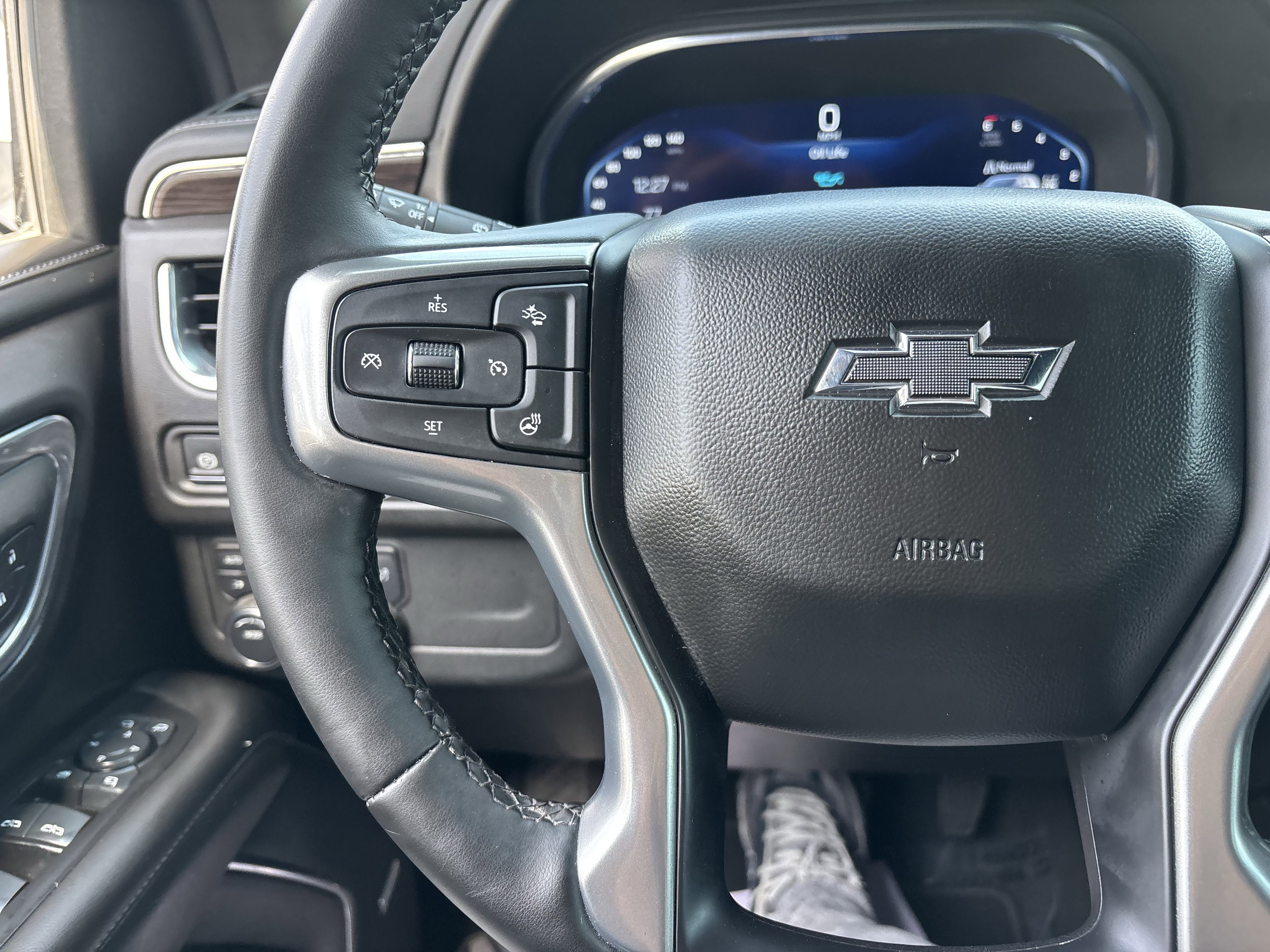 Used 2024 Chevrolet Tahoe Z71 w/ Luxury Package image 32