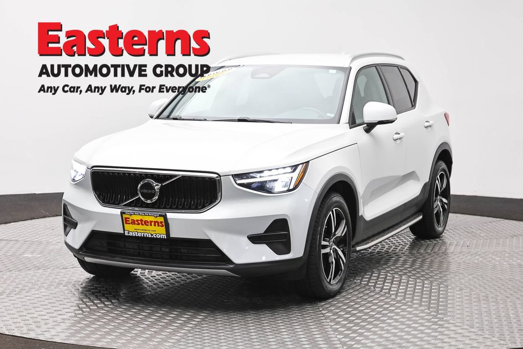 Used 2023 Volvo XC40 B5 Core