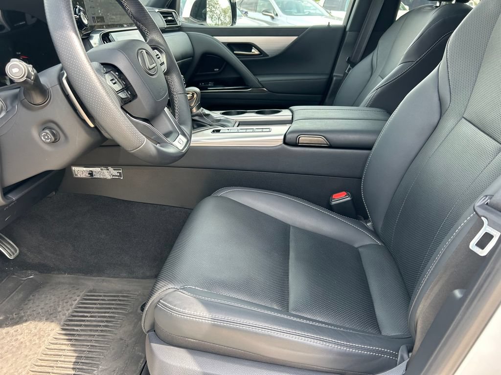 Used 2024 Lexus LX 600 F Sport AWD/4WD image 11