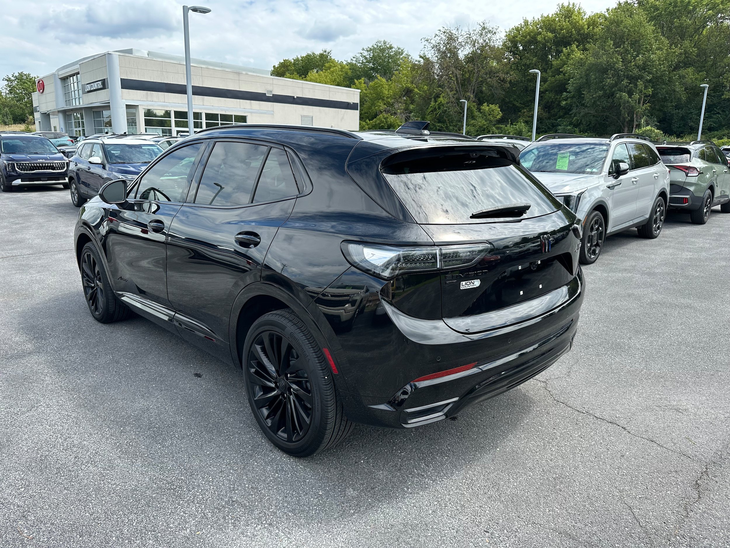 Used 2024 Buick Envision Avenir AWD/4WD image 7