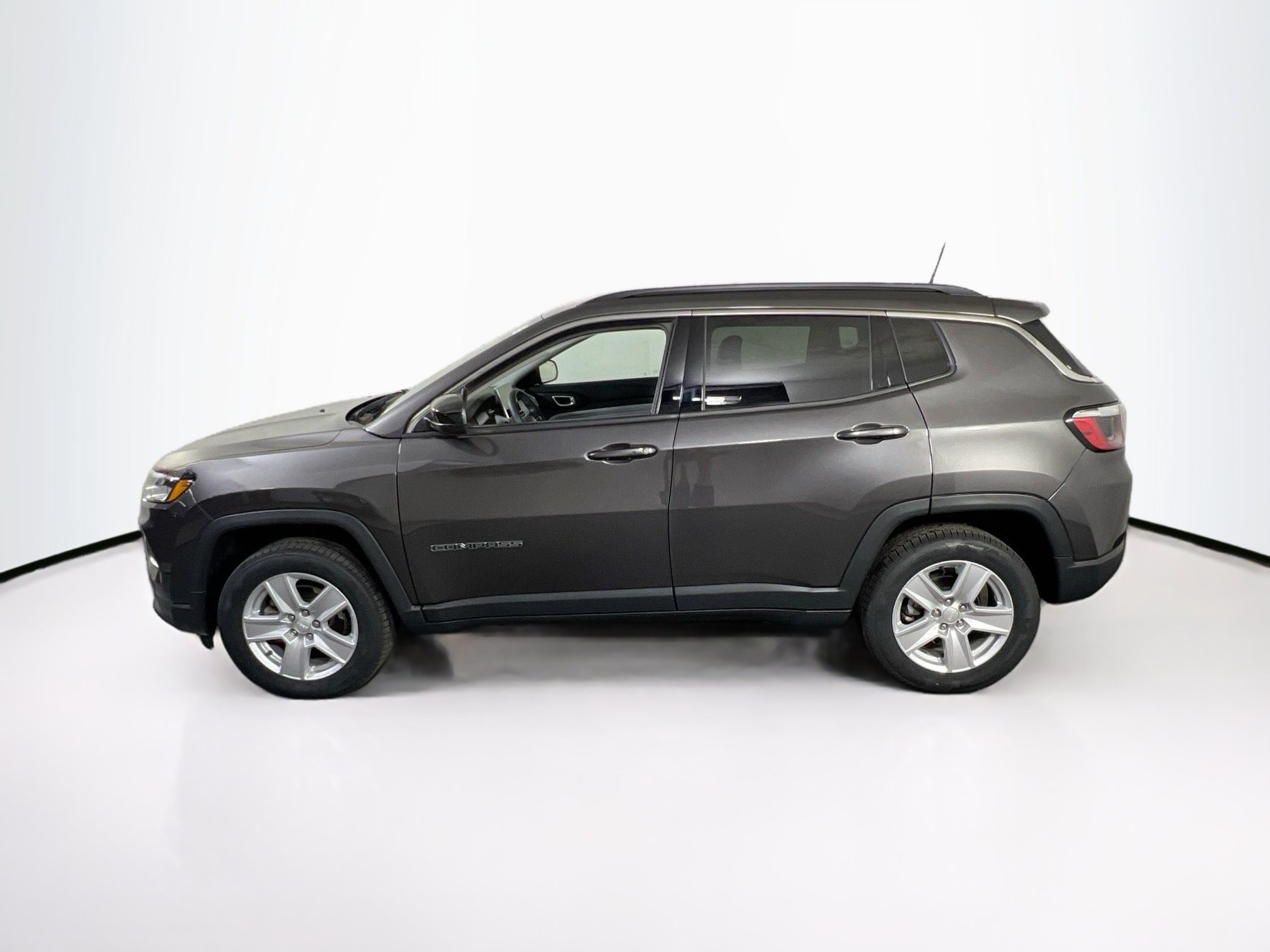 Used 2022 Jeep Compass Latitude w/ Convenience Group AWD/4WD image 8